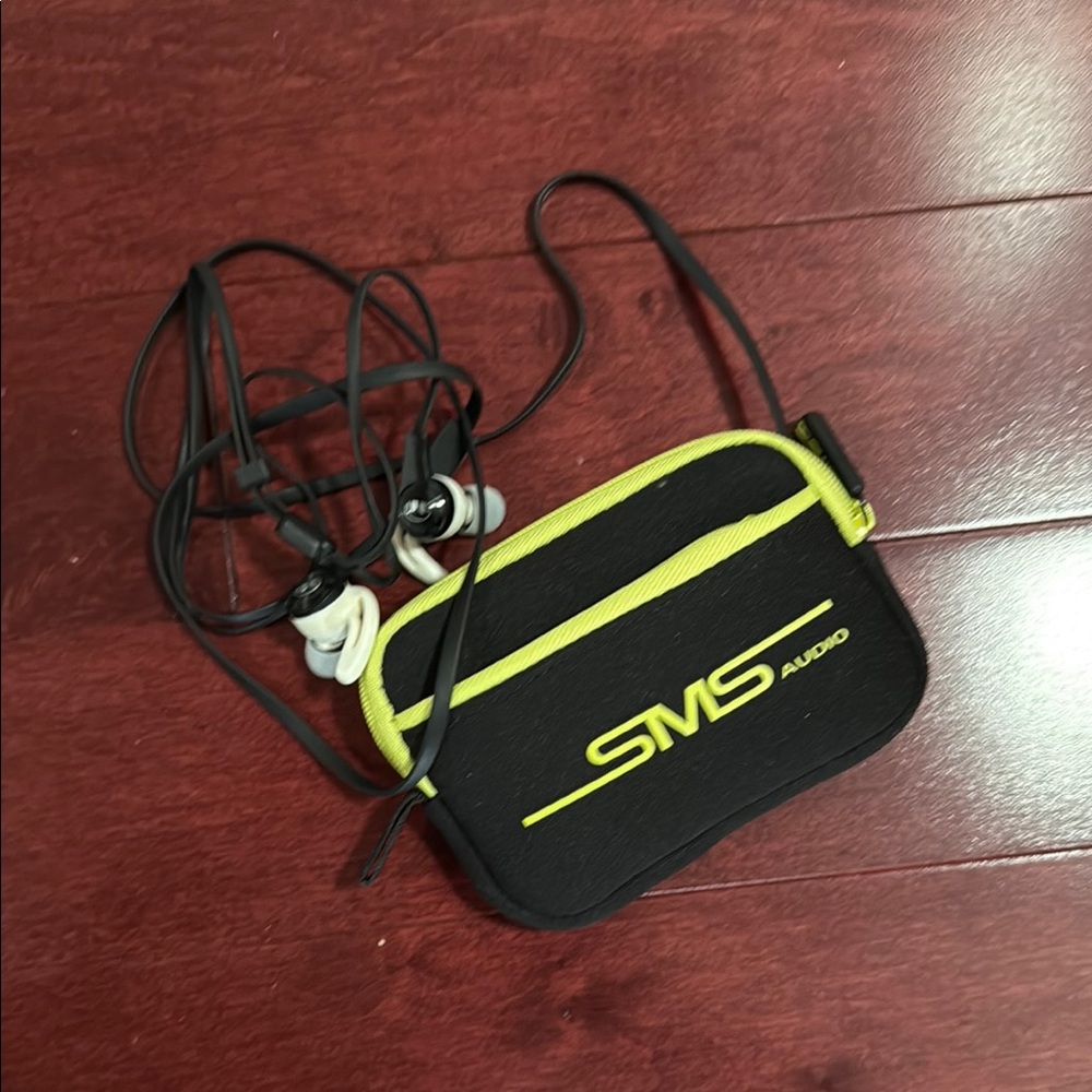 SMS around Ear corded Headphones with travel case